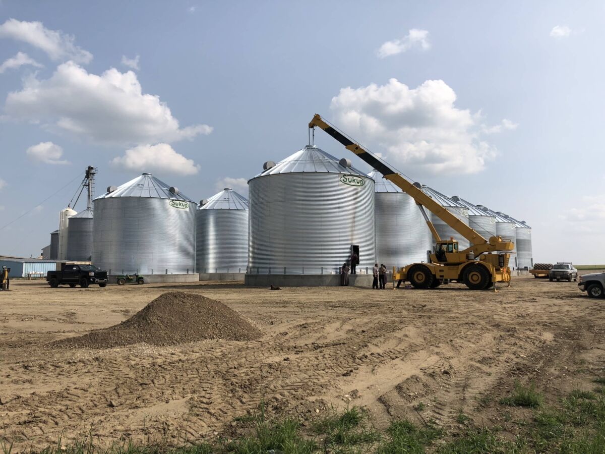 Bucket Elevator Sukup, Hopper, Meridian Grain Bins Alberta Skyway
