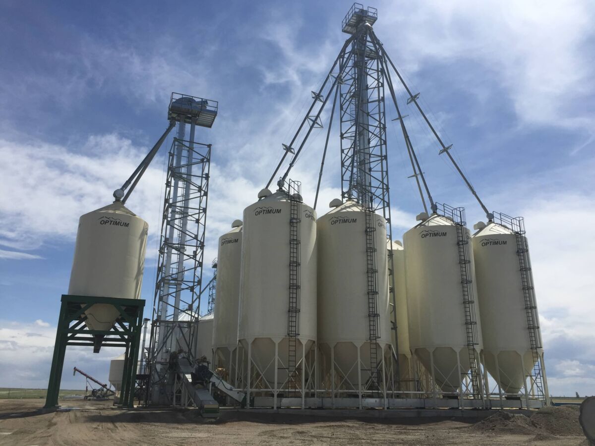 Bucket Elevator Sukup, Hopper, Meridian Grain Bins Alberta Skyway